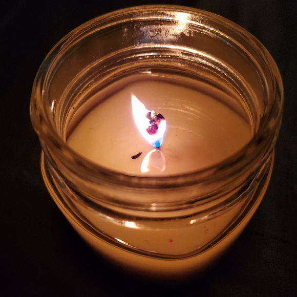 100% soy candles, 16 ounces, handpoured - Picture 2 of 3